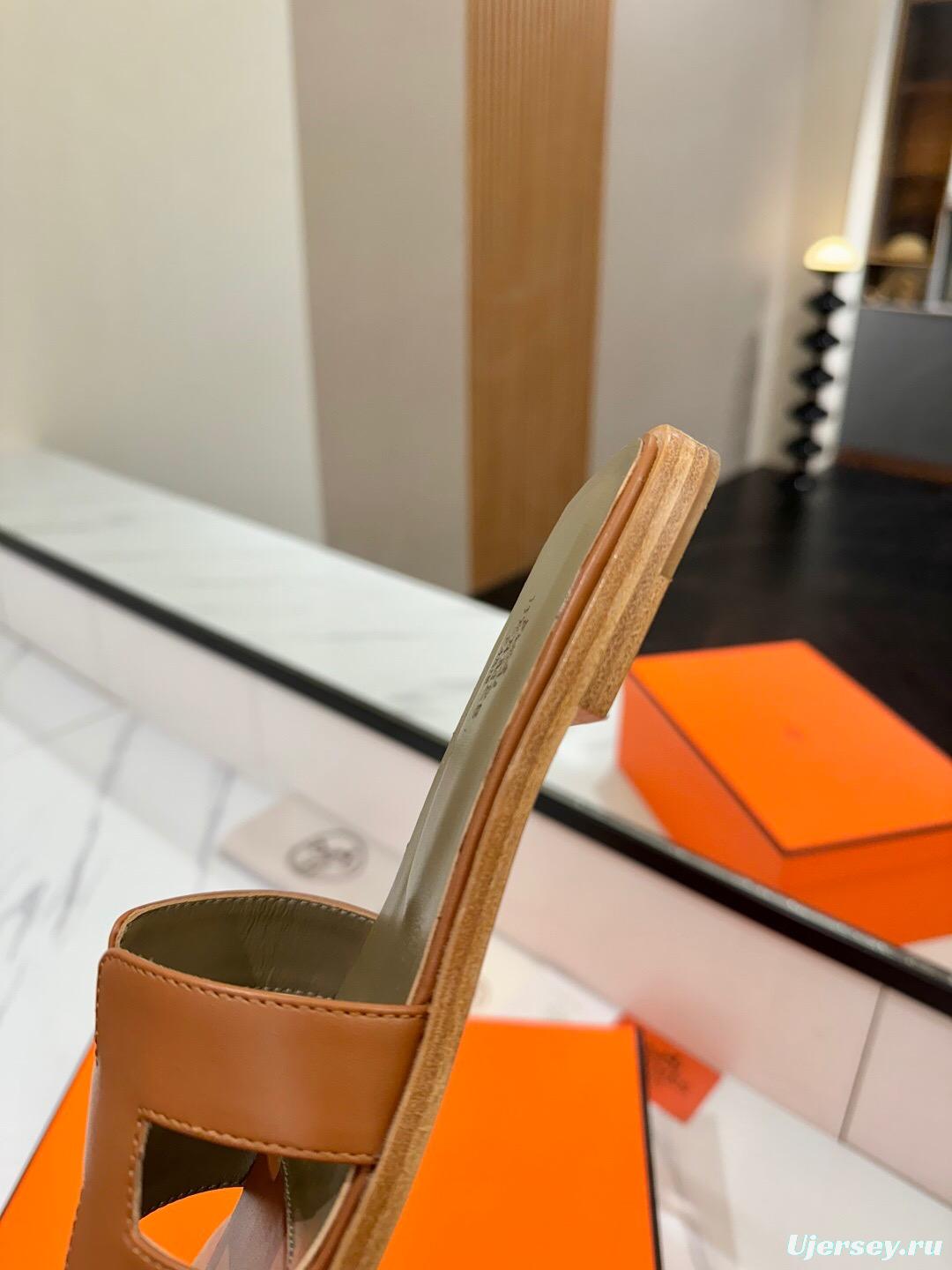 2025 Women Hermès Brown Leather Slippers