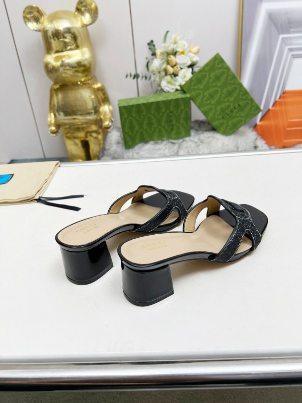 2025 Gucci Black Leather Slippers