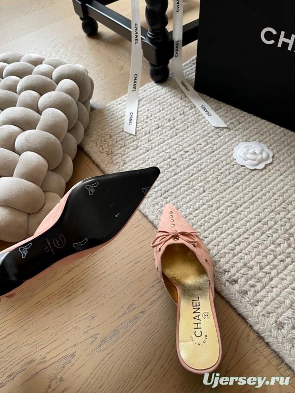2025 Women Chanel Pink Suede Mules