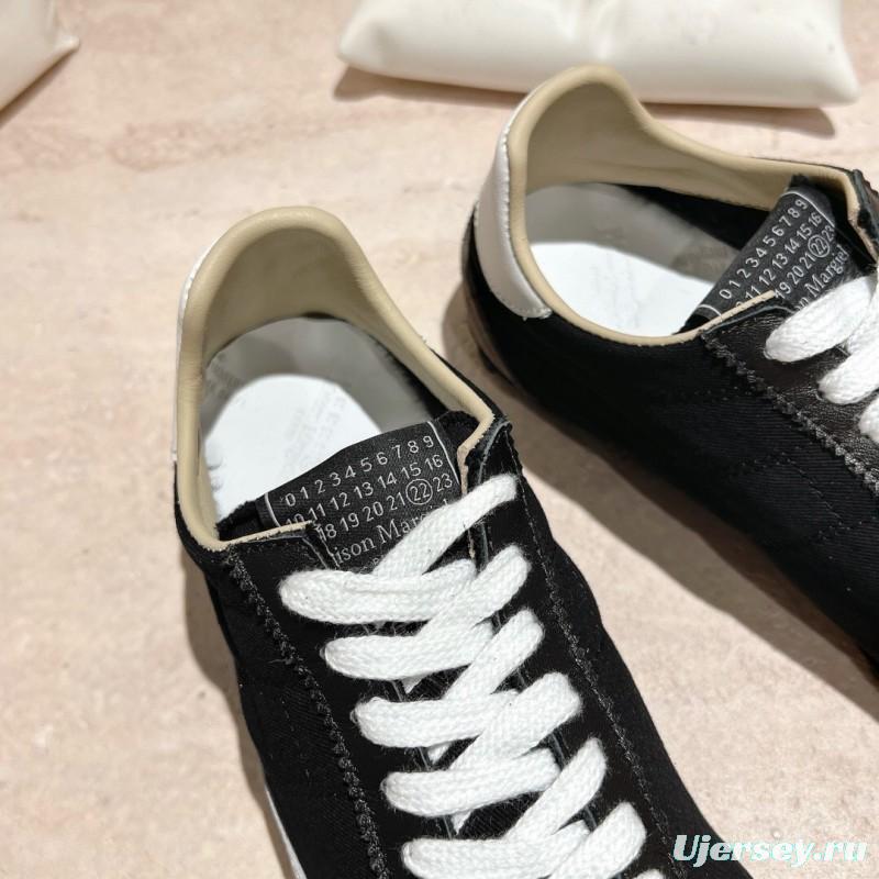 2025 Unisex MM6 Maison Margiela Black White Leather Canvas Sneakers
