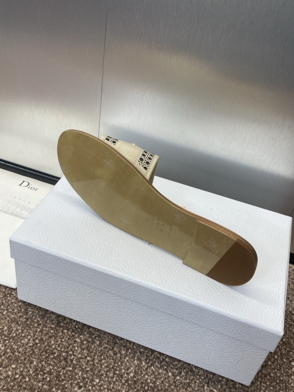 2025 Women Dior Beige Leather Slippers KFY00300