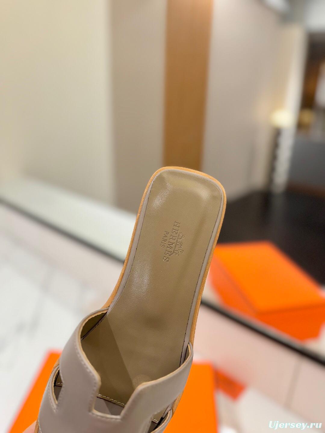 2025 Women Hermès Grey Leather Slippers