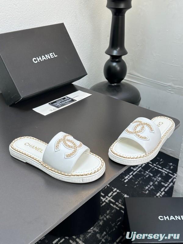 2025 Slippers CHANEL White Leather Woven Chain CC Logo LY00320