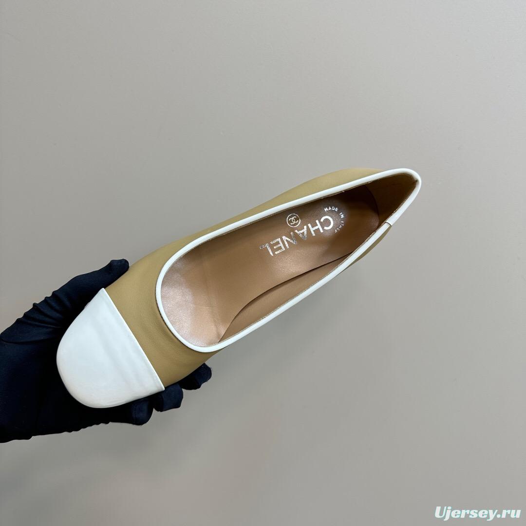 2025 Women Chanel Beige White Leather Pumps Chain Detail