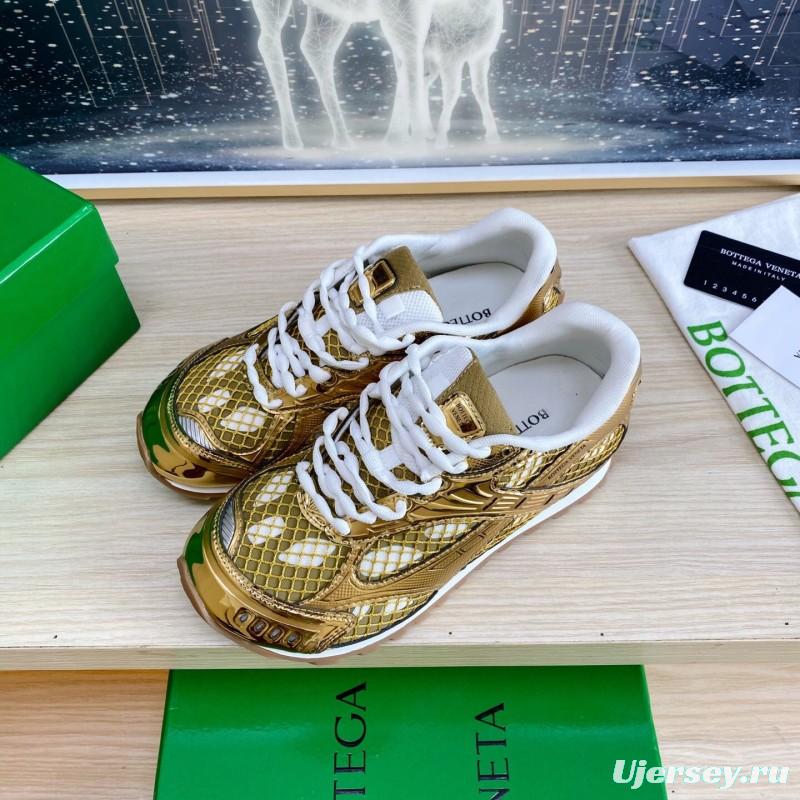 2025 Unisex Bottega Veneta Gold Lightweight Mesh Runner Sneakers Geometric Rubber Sole LY00310