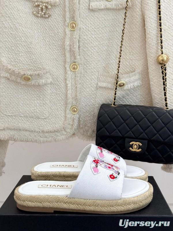 2025 Women Chanel White Embroidered Cotton Slippers KFY00230