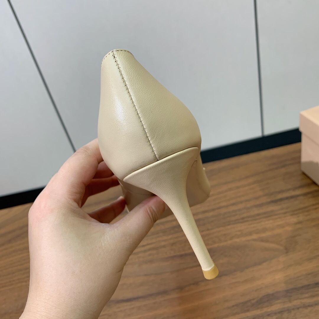 2025 Women Gianvito Rossi Cream Leather Pumps Buckle KFY00300