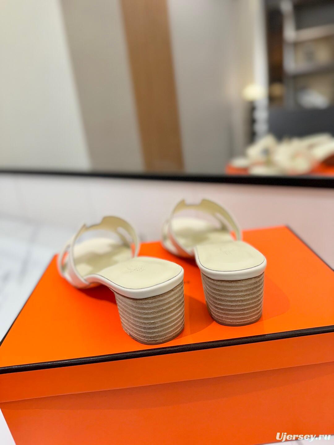 2025 Women Hermès Ivory Leather Sandals