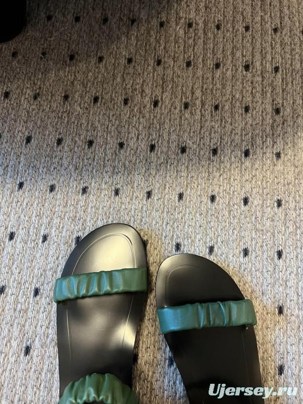 2025 Women The Row Green Leather Sandals