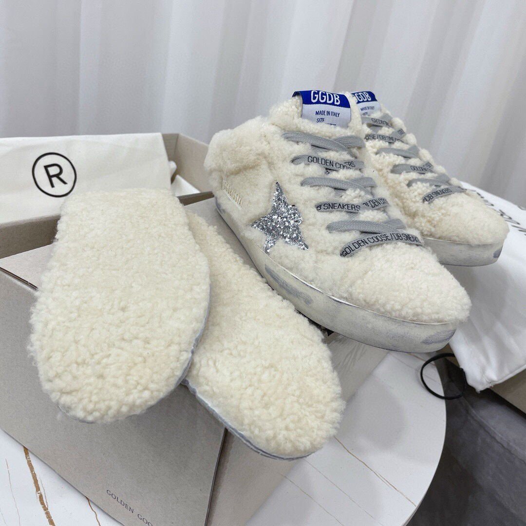 2024 Slippers GGDB White Shearling Star MJ00280