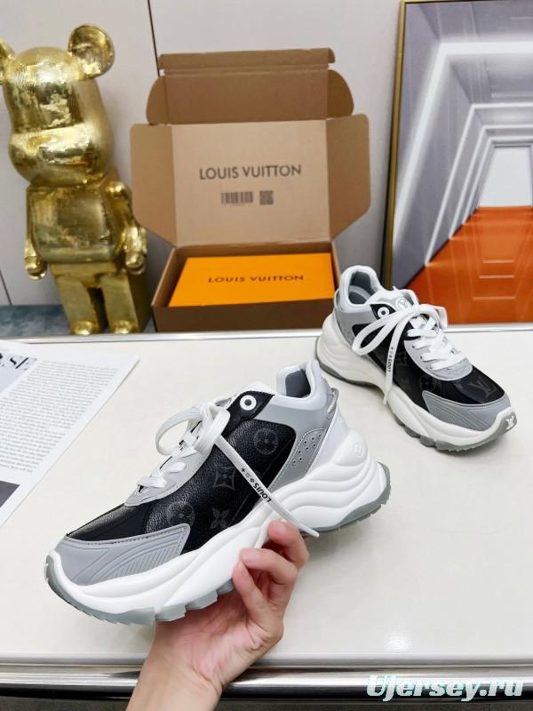 2025 Unisex Louis Vuitton Black White Leather Mesh Sneakers LY00340