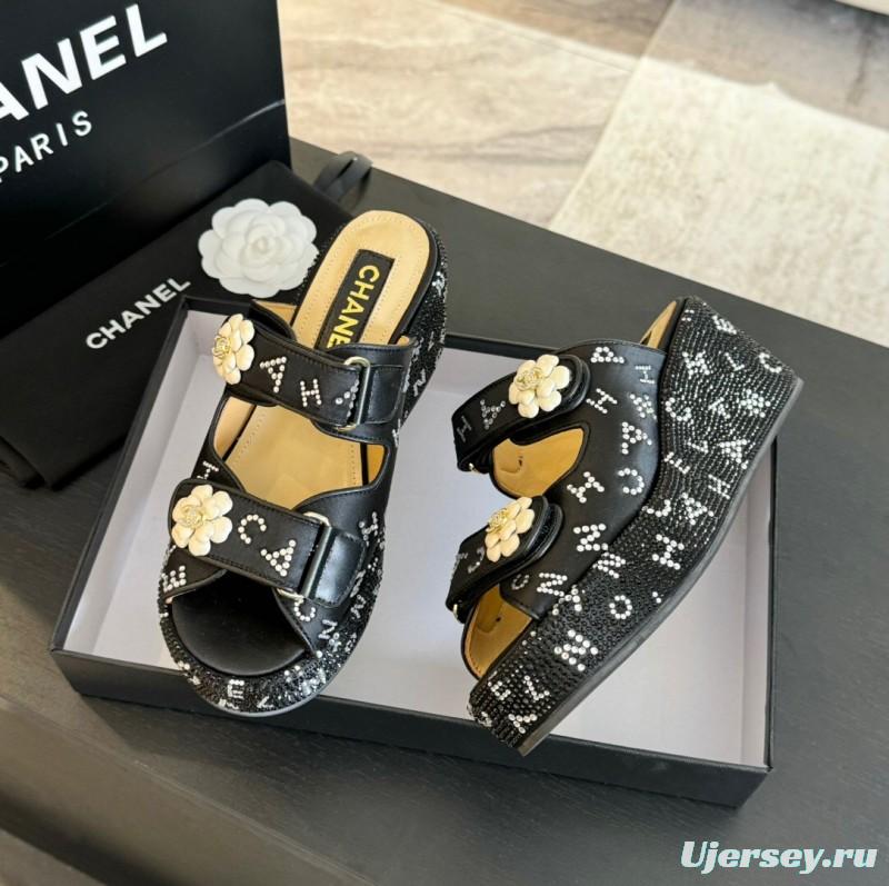 2025 Women Chanel Black PEARL Leather Slippers LY00330