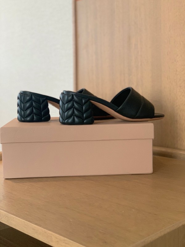 2025 Women Gianvito Rossi Black Leather Slippers KFY00260