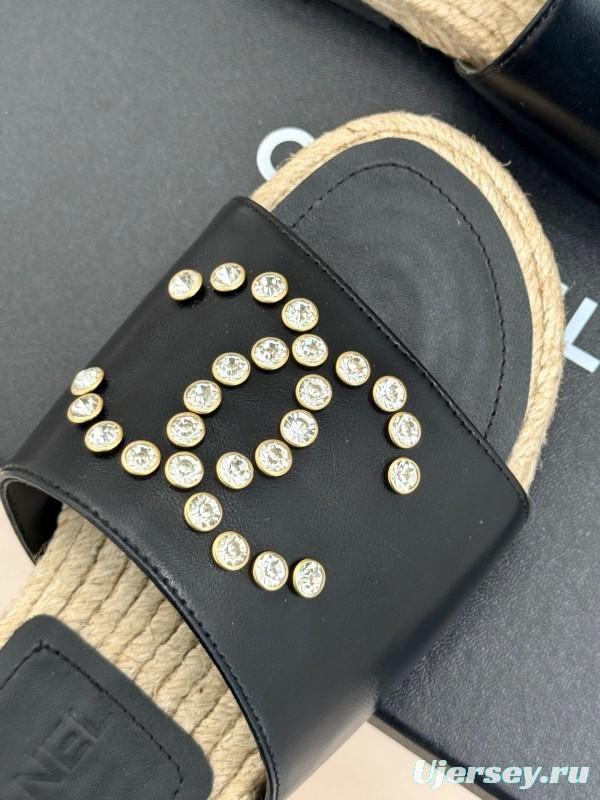 2025 Slippers Chanel Black Leather Slippers