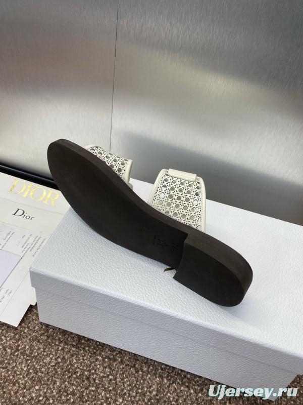 2025 Women Dior White Calfskin Leather Slippers CD Logo Buckle KFY00300