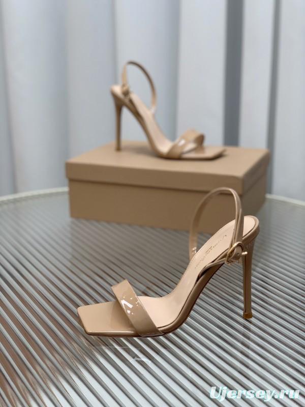 2025 Women Gianvito Rossi Beige Patent Leather Sandals