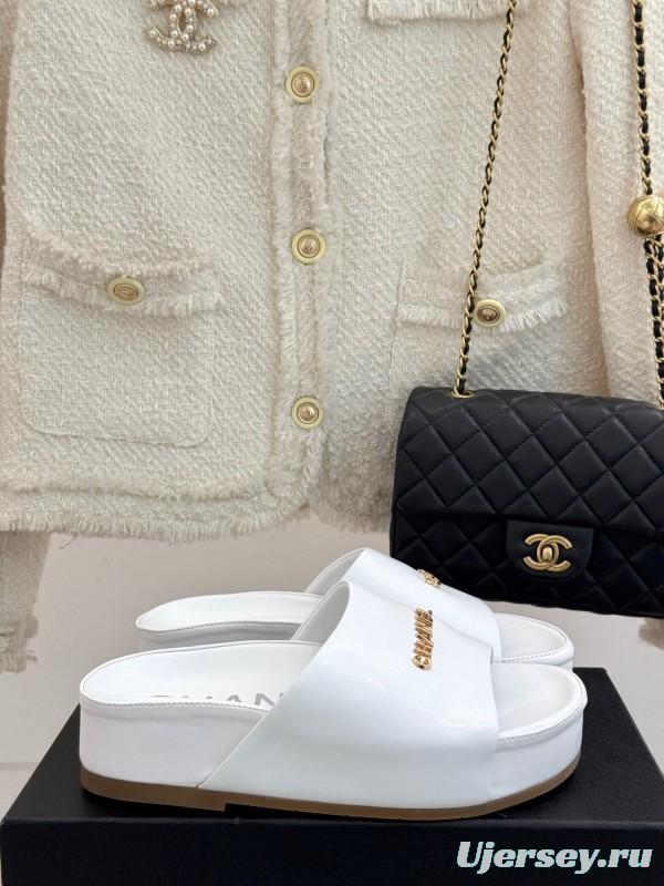2025 Slippers Chanel White Leather Slippers KFY00250