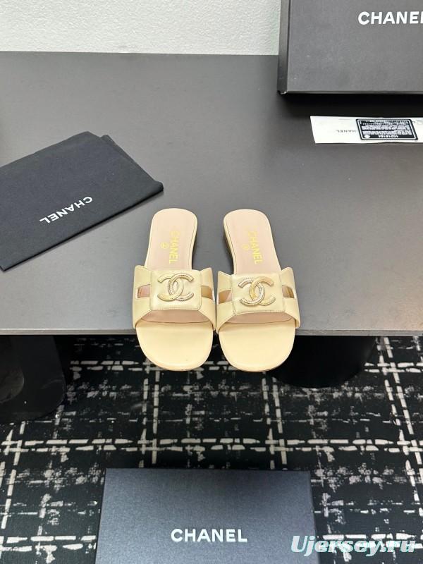 2025 Slippers Chanel Beige Leather Slippers