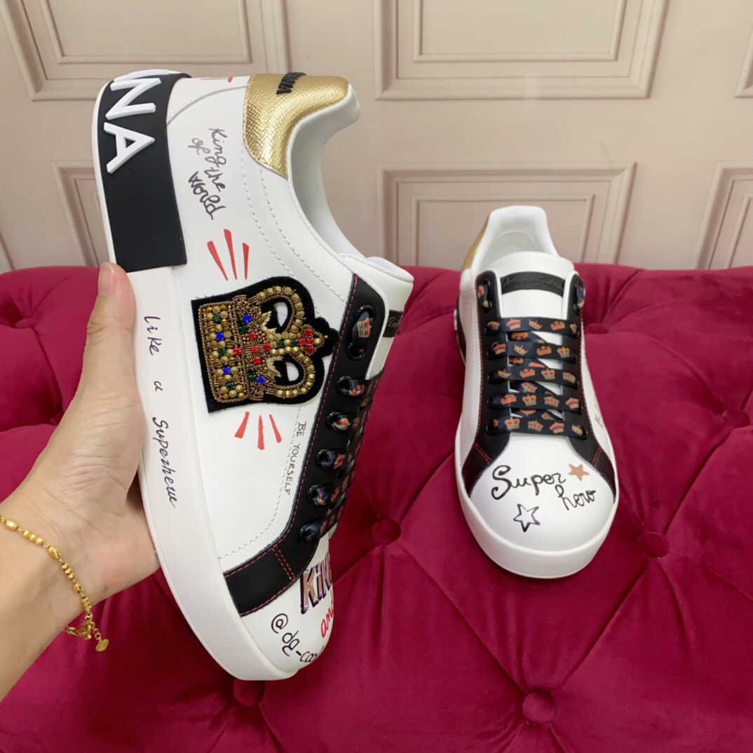 2025 Unisex Dolce & Gabbana White Black Gold Leather Sneakers Embroidered LY00340(F)/LY00360(M)