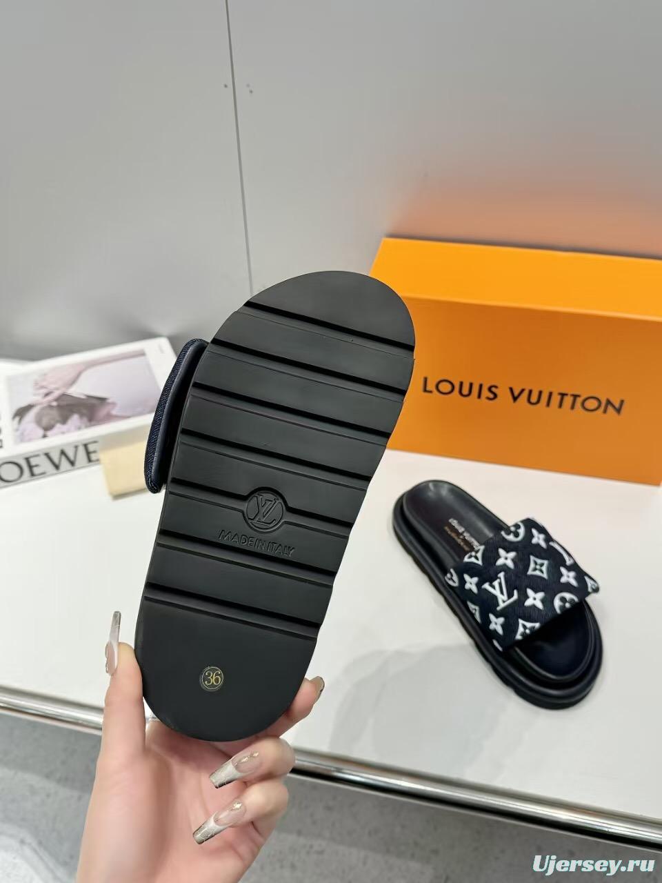 2025 Slippers Louis Vuitton Black White Fabric Pool Pillow Comfort KFY00230