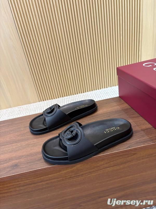 2025 Women Gucci Black Leather Slippers Interlocking G LY00230
