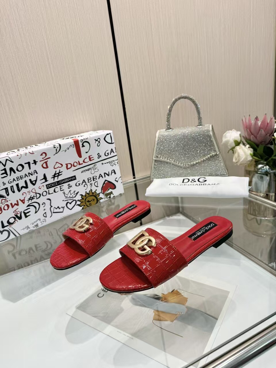 2025 Women Dolce & Gabbana Red Leather Slippers LY00190