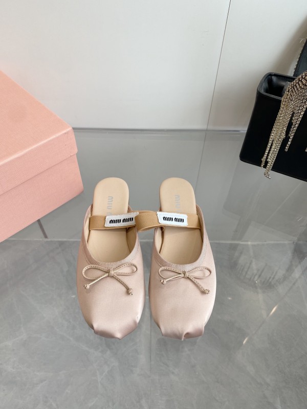 2025 Women Miu Miu Beige Satin Slippers KFY00280