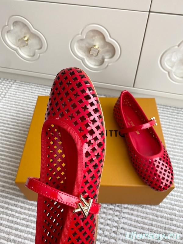 2025 Women Louis Vuitton Red Patent Leather Ballet Flats KFY00310