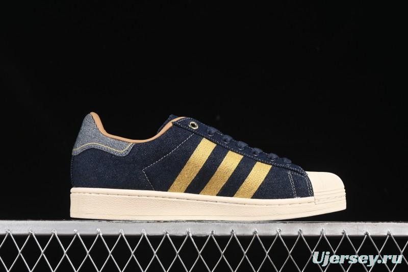 Adidas Superstar 82 Casual Sneakers with Shell Toe Design - JH5577