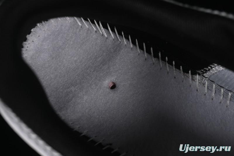 Nike Zoom Vomero 5 Retro Casual Running Shoes with Lightweight Cushioning - HF1877-001