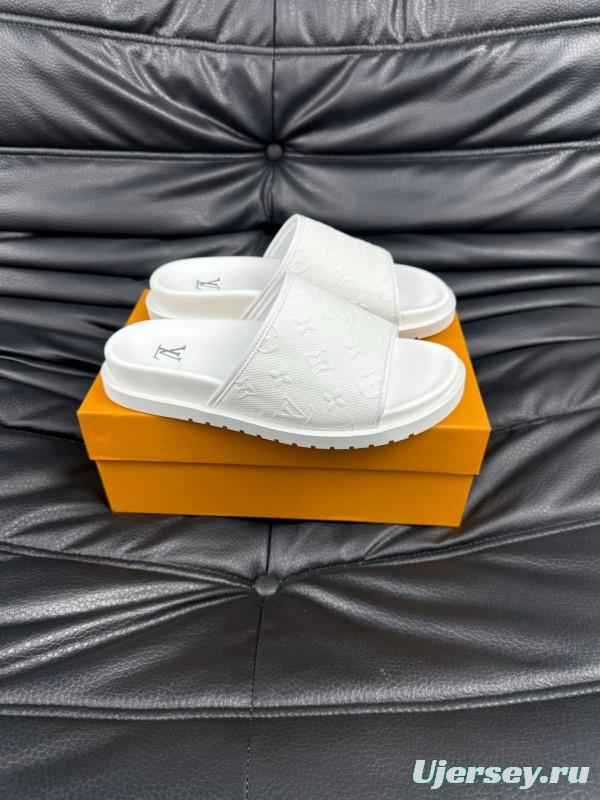 2025 Unisex Louis Vuitton White Leather Slippers AS00170
