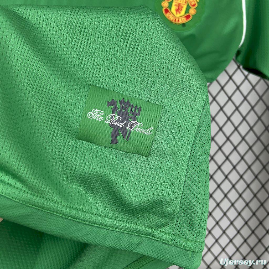 2007/08 Manchester United Green Goalkeeper Retro Jersey