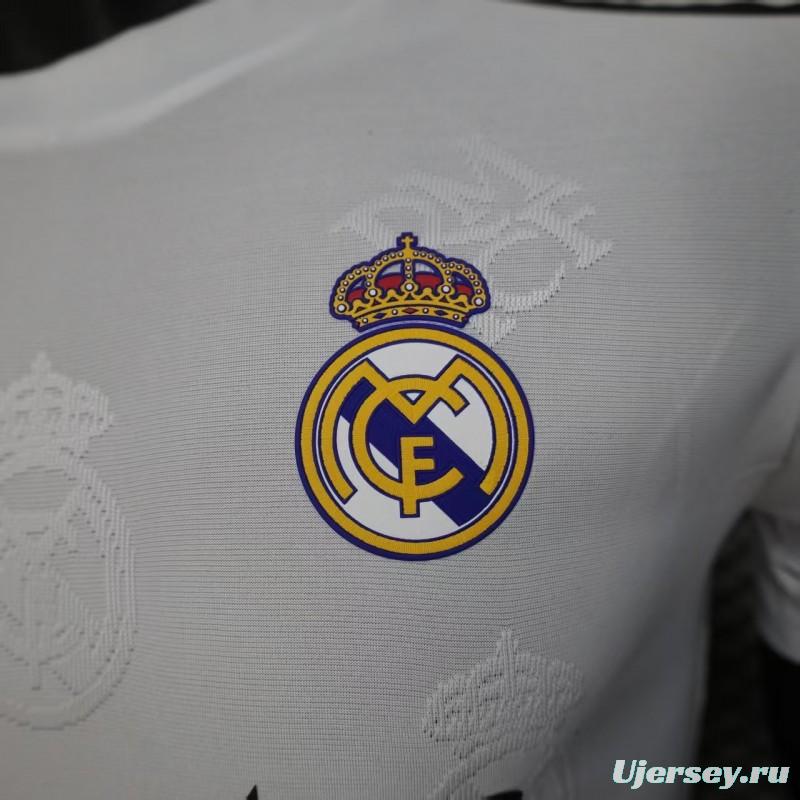 Player Version 25/26 Real Madrid White with Embossed Royal Crest Pattern Jersey