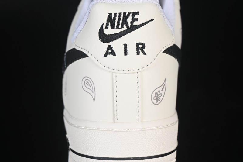 Nike Air Force 1 '07 Low Casual Sneakers in White Black - ZH0318-128
