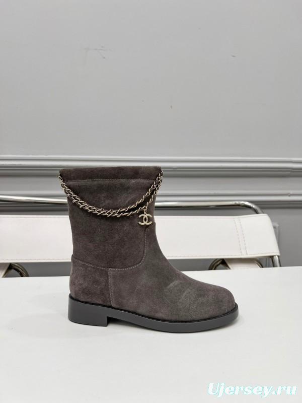 Chanel Spring/Summer 2025 Quilted Leather Chain CC Four-Leaf Clover Flat Ankle Boots - LY00400