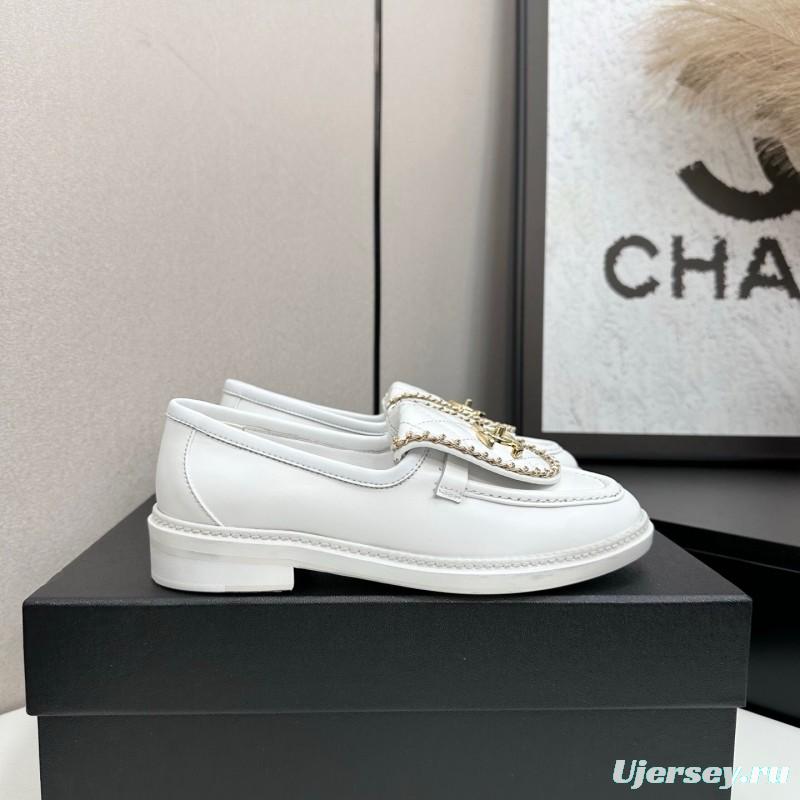 Chanel Classic Flap Chain CC Loafers with Buckle Closure - LY00320