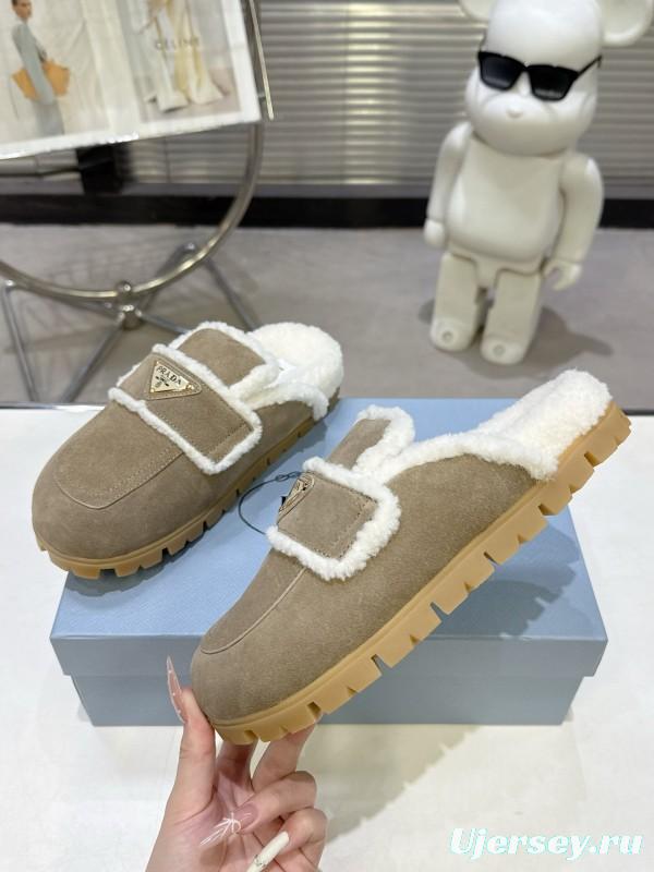 Prada Fall/Winter 2025 New Fur Mule Shoes Triangle Buckle Bread Toe Half Slippers - KFY00270