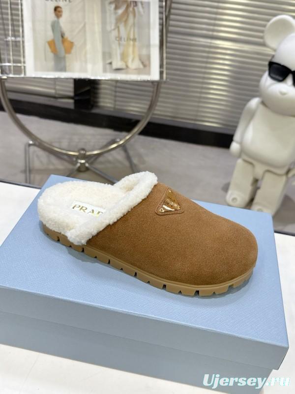 Prada Fall/Winter 2025 New Shearling Mule with Triangle Buckle Enclosed Toe - KFY00270