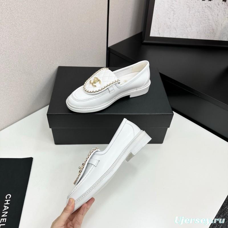 Chanel Classic Flap Chain CC Loafers with Buckle Closure - LY00320