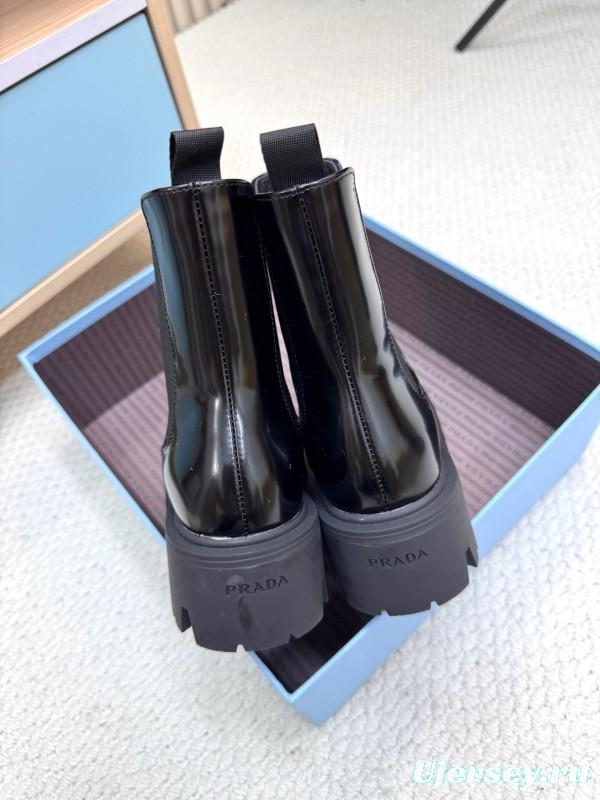 Prada Spring/Summer 2025 Platform Ankle Boots - LY0340
