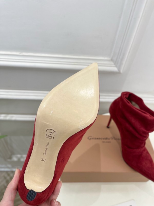 Gianvito Rossi Fall/Winter 2025 GR Pointed Toe Retro Pleated High Heel Ankle Boots - KFY00340