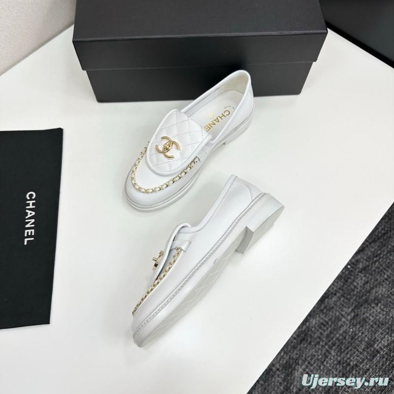 Chanel Classic Flap Chain CC Loafers with Buckle Closure - LY00320