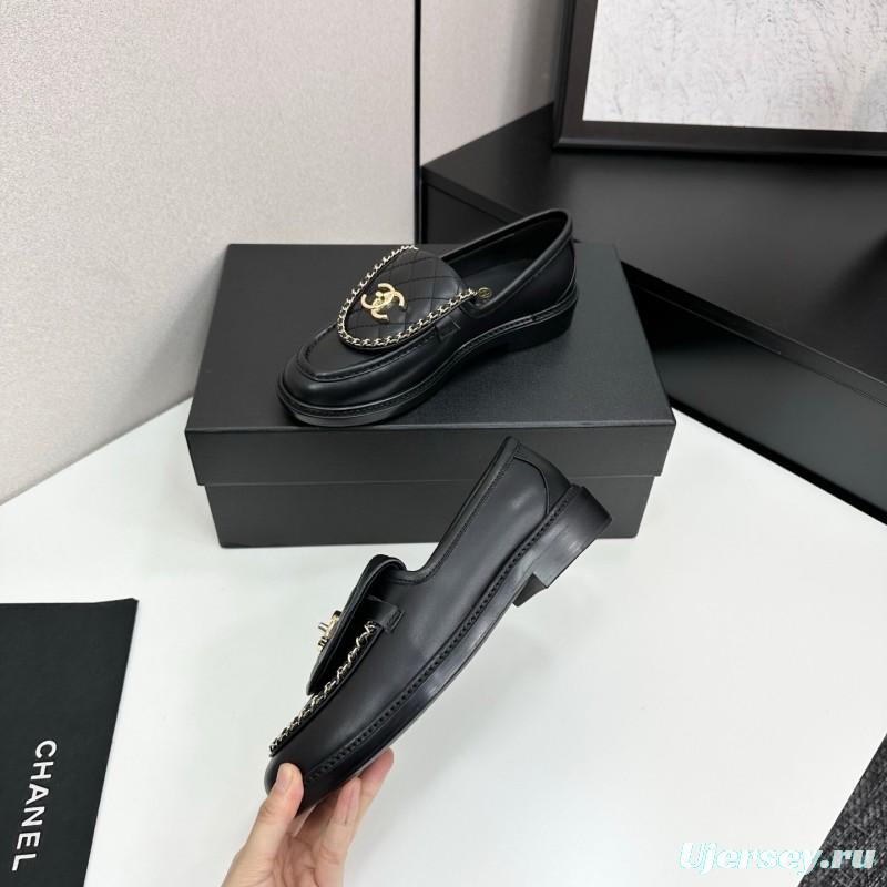 Chanel Classic Flap Chain CC Loafers with Buckle Closure - LY00320