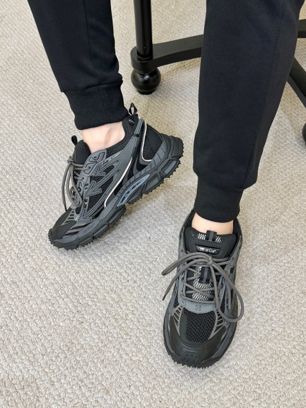 OFF-WHITE Seasonal Collection Lightweight Running Shoes - LY00380
