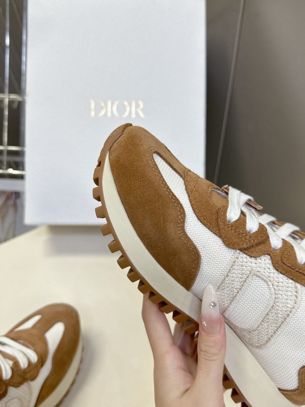 Dior 2025 SS Fashion Show Casual Ark Sneakers Sports Shoes - KFY00320