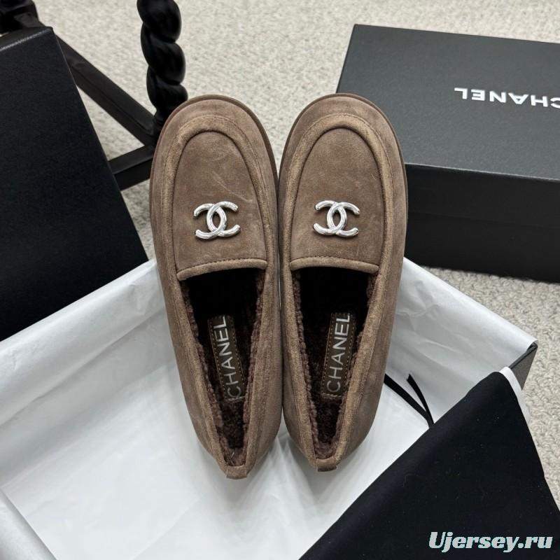 Chanel 2025 SS Teddy Fur Loafers with Double C Logo - KFY00300
