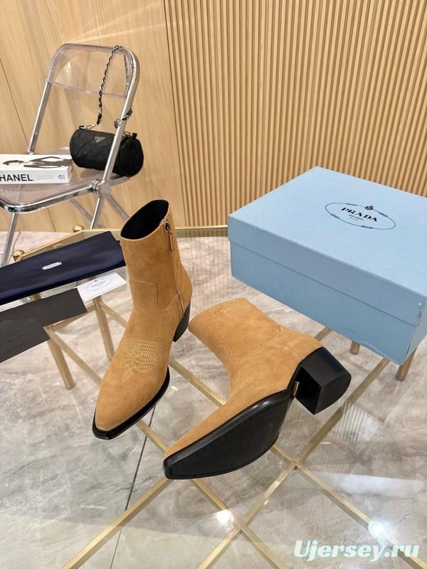 Prada Classic Pointed Toe Boots - L Y00330