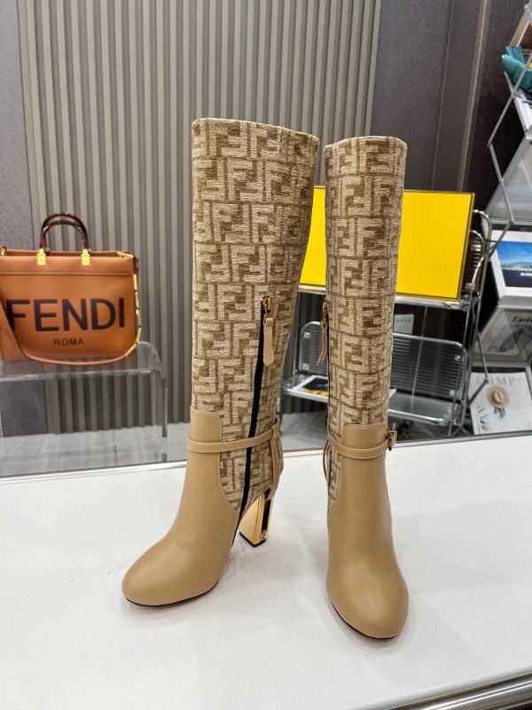 FENDI Delfina Round Toe Boots with FF Buckle - LY00