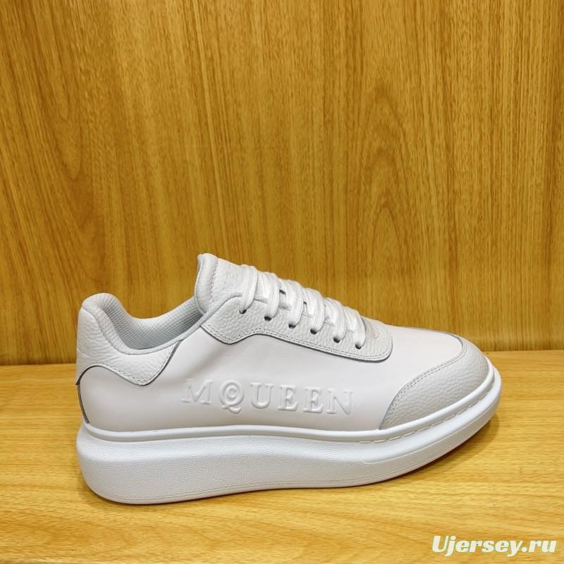 Alexander McQueen Spring 2025 Collection Platform Sneakers with Thick Sole Design - AS00320