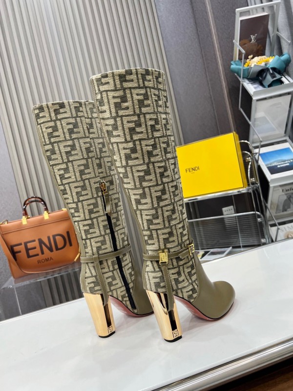 FENDI Delfina Round Toe Boots with FF Buckle - LY00